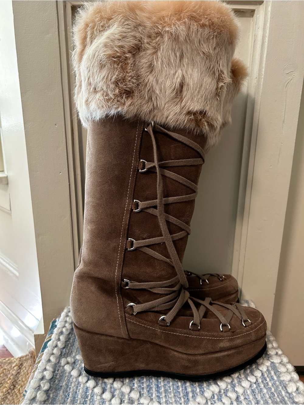 Stuart Weitzman Y2K Brown Suede Fur Trim Platform Wedge Aprés Leather Boots 8.5 - Picture 6 of 6